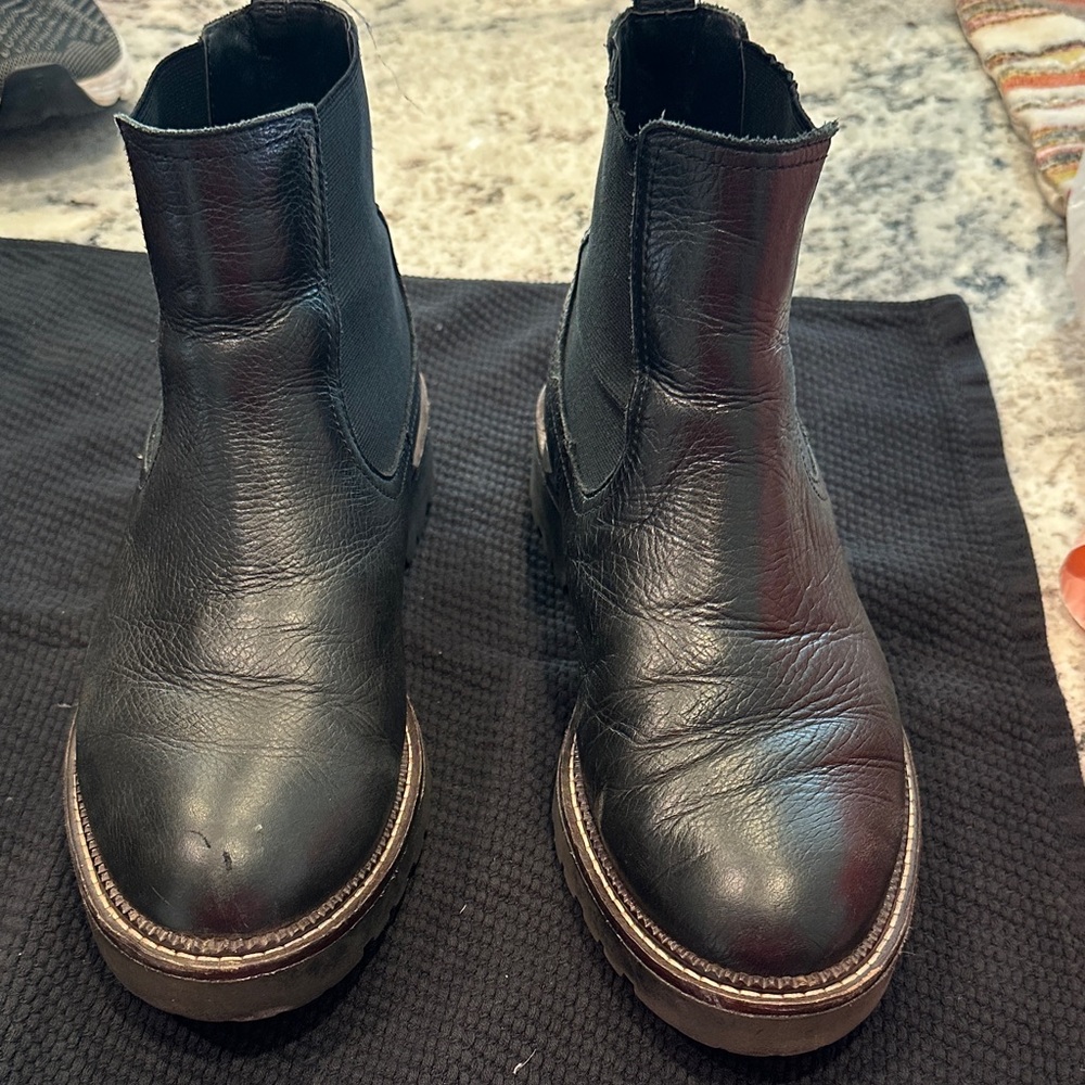 Black leather chelsea boots
